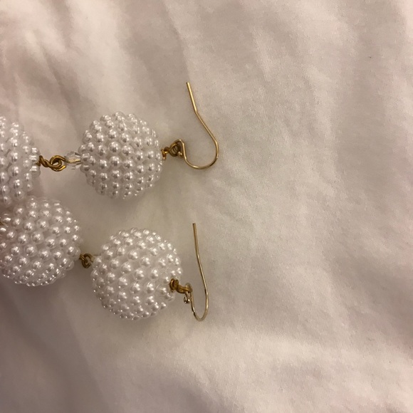 Bauble Bar Inspired white pearl drop earring - Picture 3 of 3